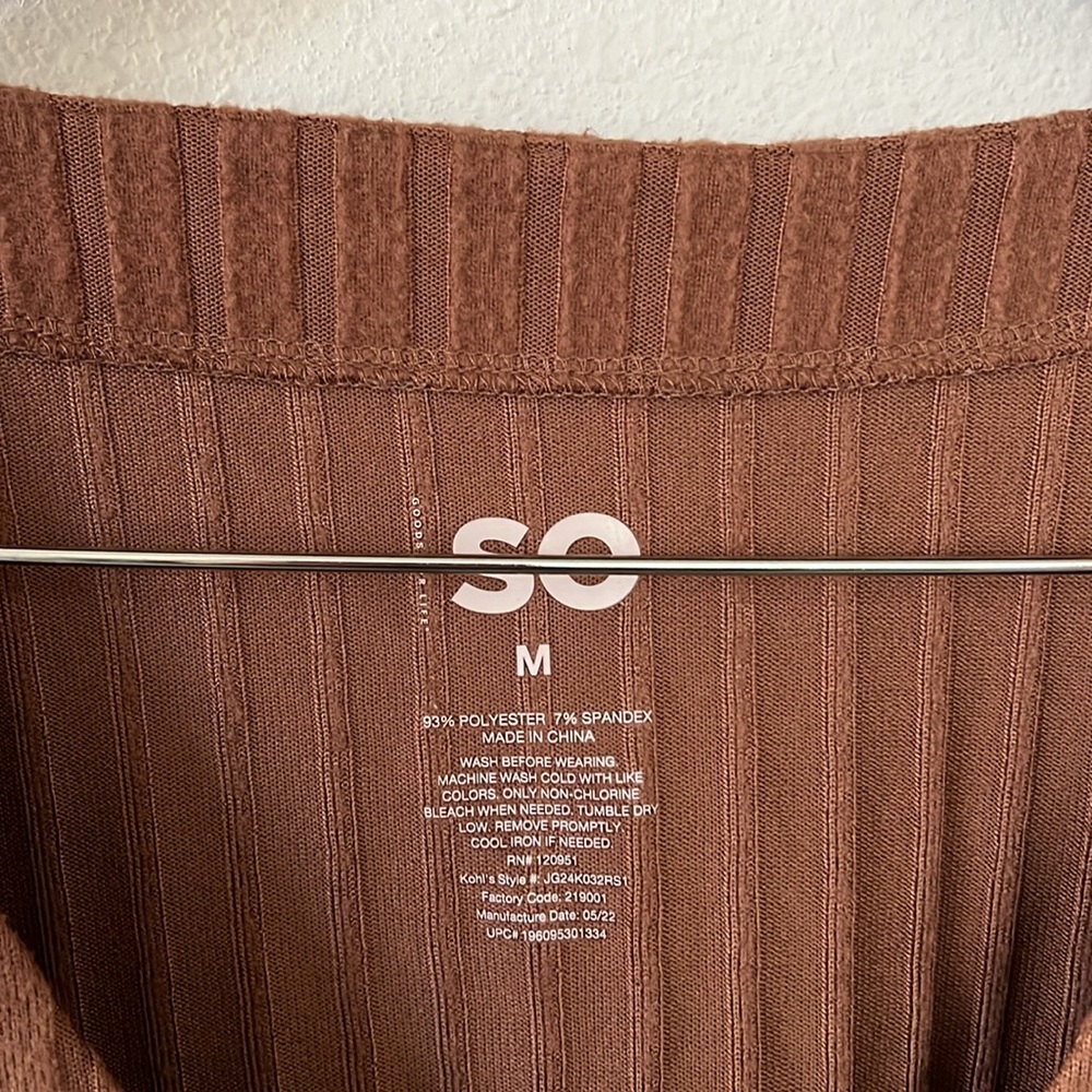 SO Brown Sweater Long Sleeve Size Medium - Picture 4 of 8